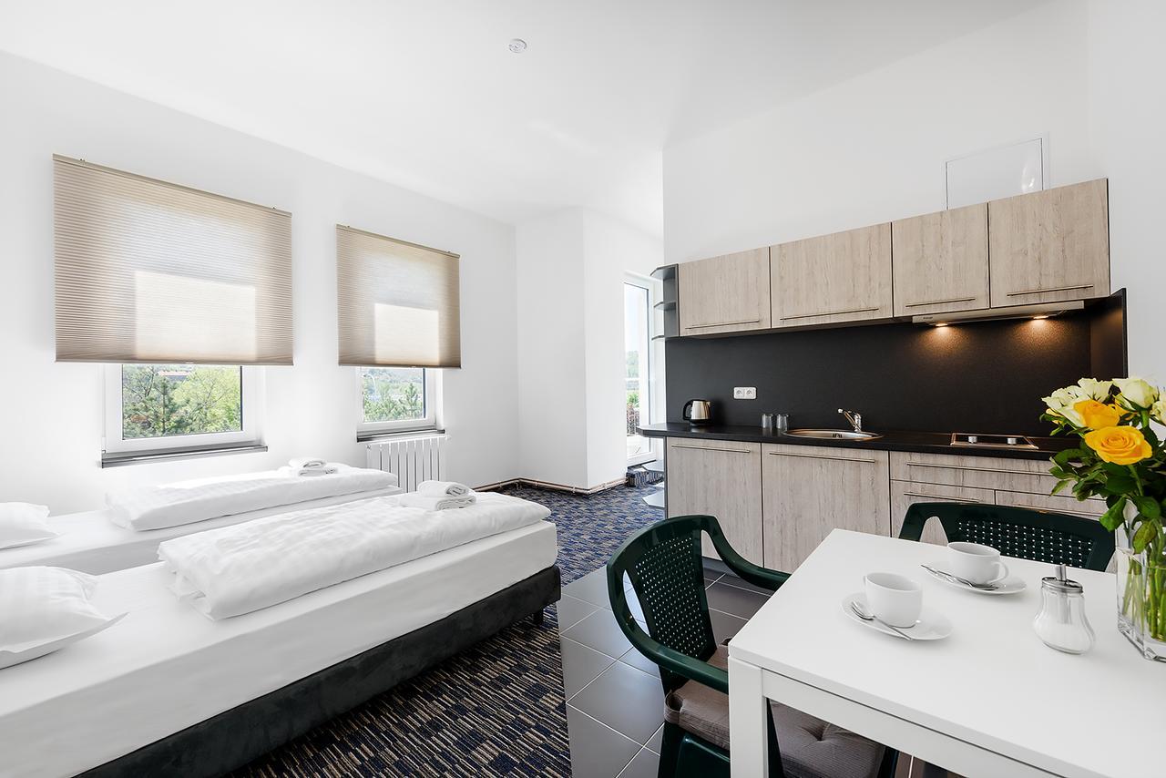 Hotel Alex Бероун Экстерьер фото